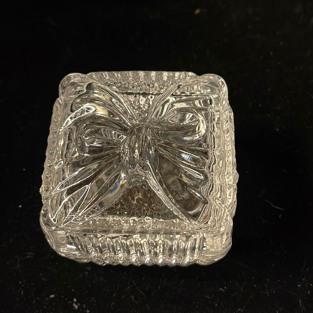 Beautiful Small Lead Crystal Box w/Bow design on the lid - really cute!